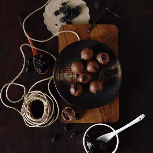 Afghani Black Raisin Truffle