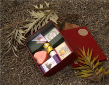 Classic Handmade Soap Gift Box (5 soaps + 1 oil)