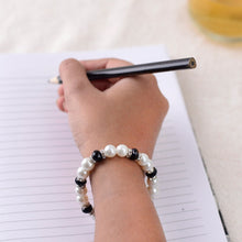 Handcrafted Bead Bracelet In Black And White Pearls